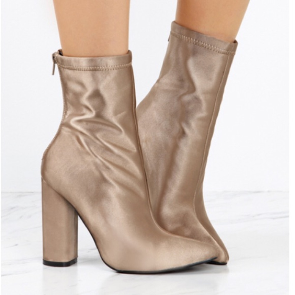 Sexy Taupe Bootie🌺